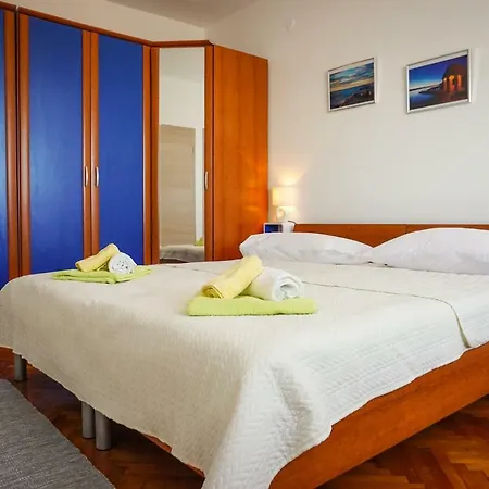 Apartman Greetings To The Sun