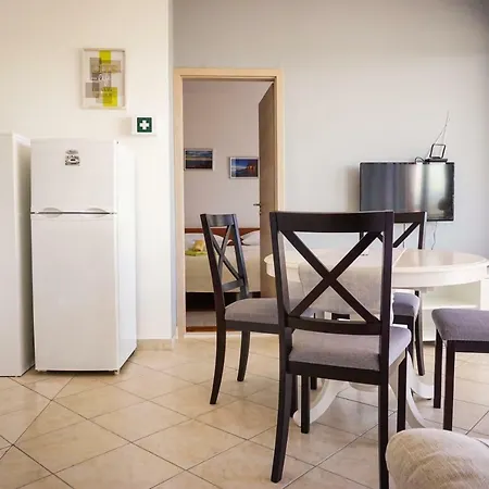 Greetings To The Sun Zára