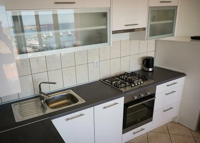 アパート Greetings To The Sun ザダル